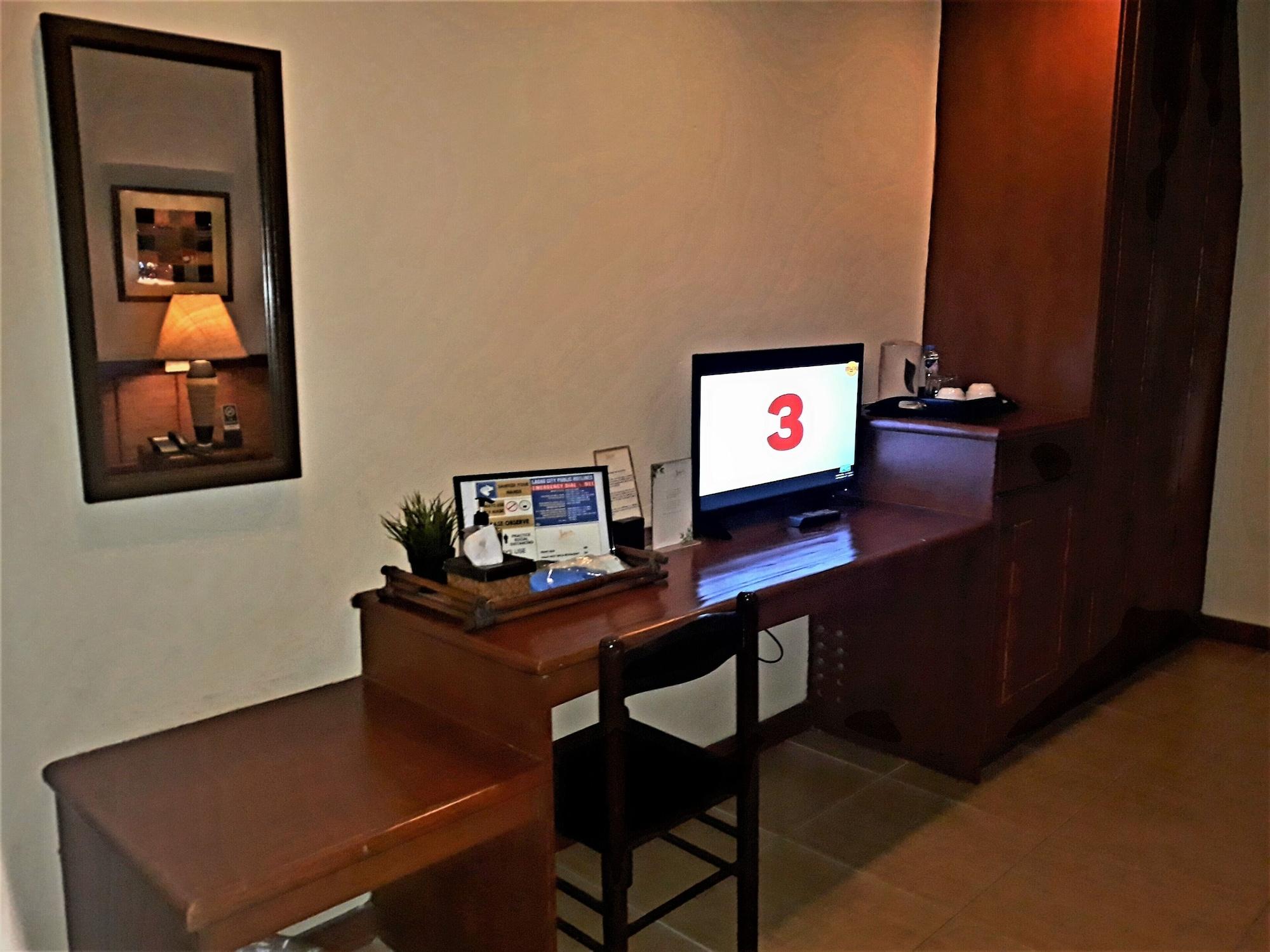 Java Hotel Laoag Exteriör bild