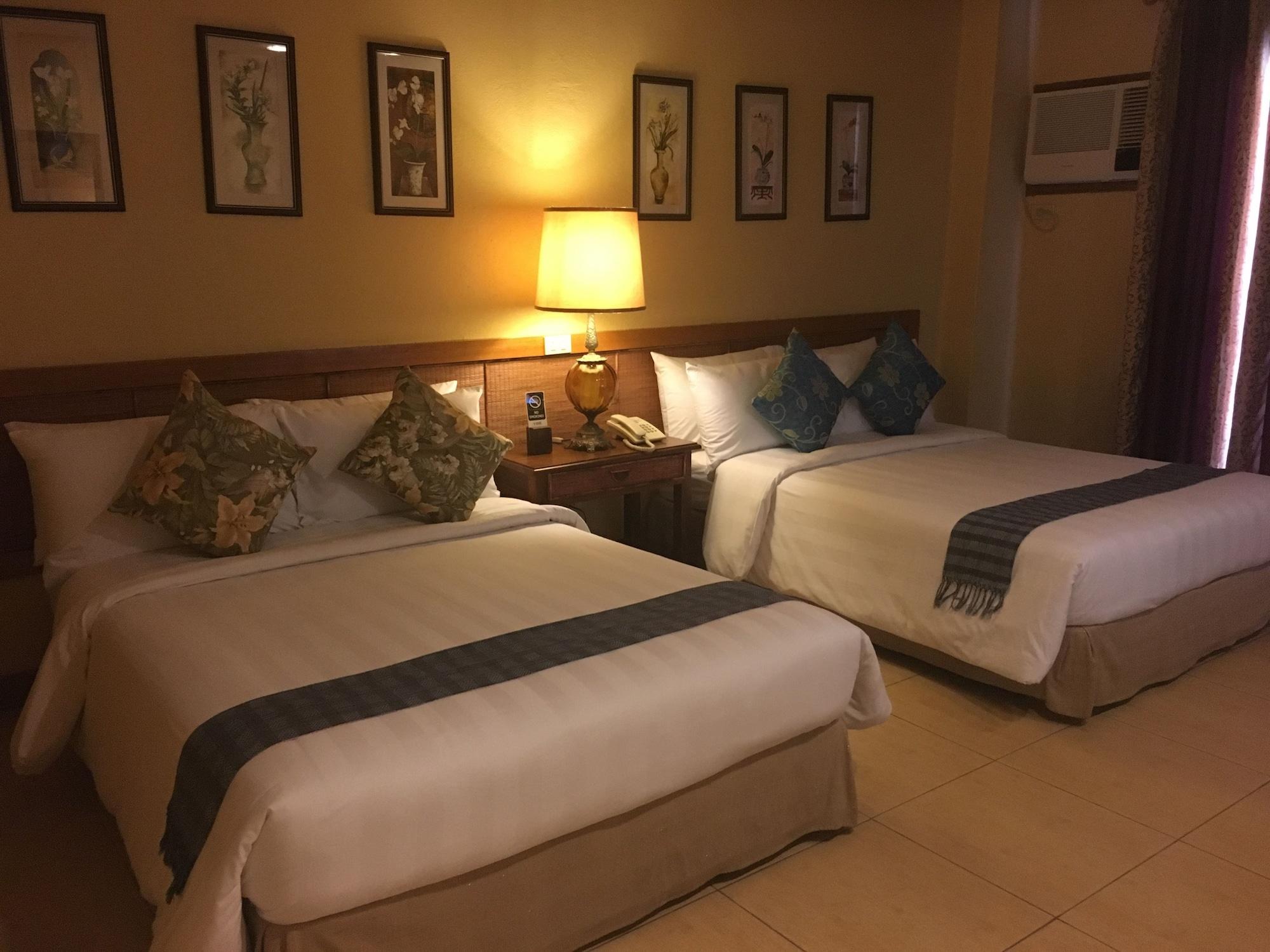 Java Hotel Laoag Exteriör bild