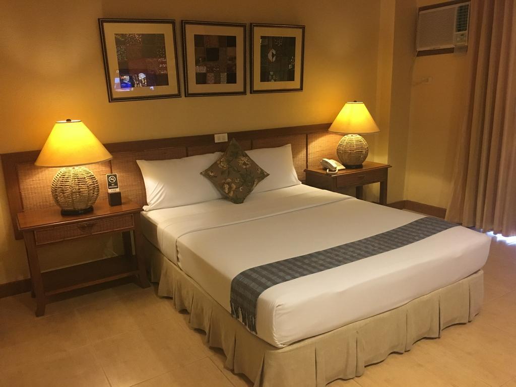 Java Hotel Laoag Exteriör bild